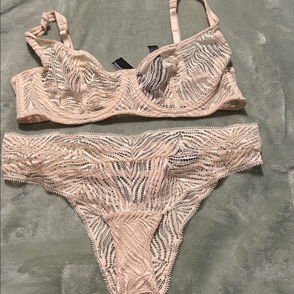 Victoria's Secret Lace Bra Set in Cream